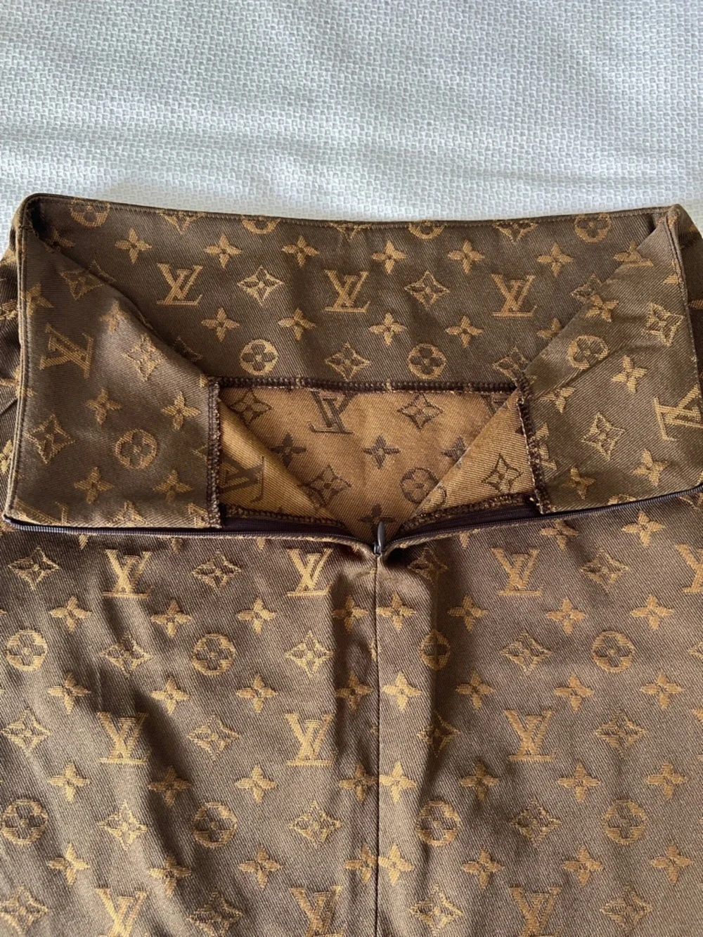 Custom tailor made Louis Vuitton Monogram Jacquard Pencil Skirt - Picture 4 of 12